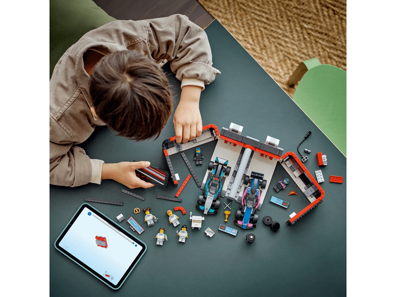 LEGO® City F1® garaža, Mercedes-AMG i Alpine automobili (60444)