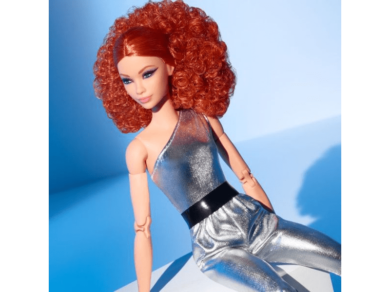 Barbie Looks: Fekete-ezüst kollekció - Vörös hajú baba overallban (HBX94)