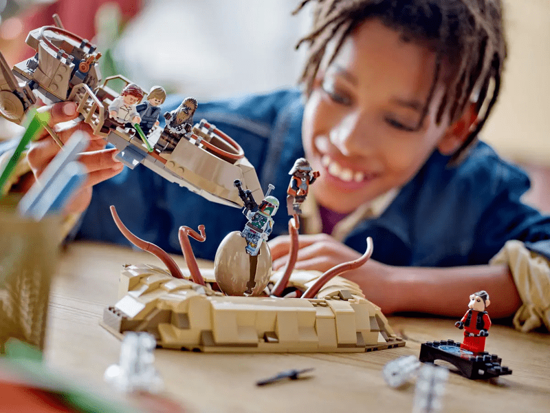 LEGO® Star Wars™ pustinjski brzalica i Sarlackova jazbina (75396)