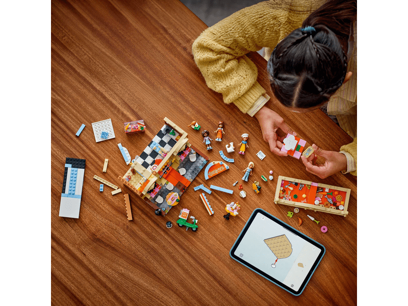 LEGO® Friends Restoran i škola kuhanja (42655)