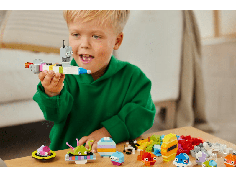 LEGO® Classic kreativni planeti (11037)