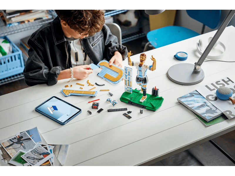 LEGO® Editions Lionel Messi – Futball-legenda (43015)