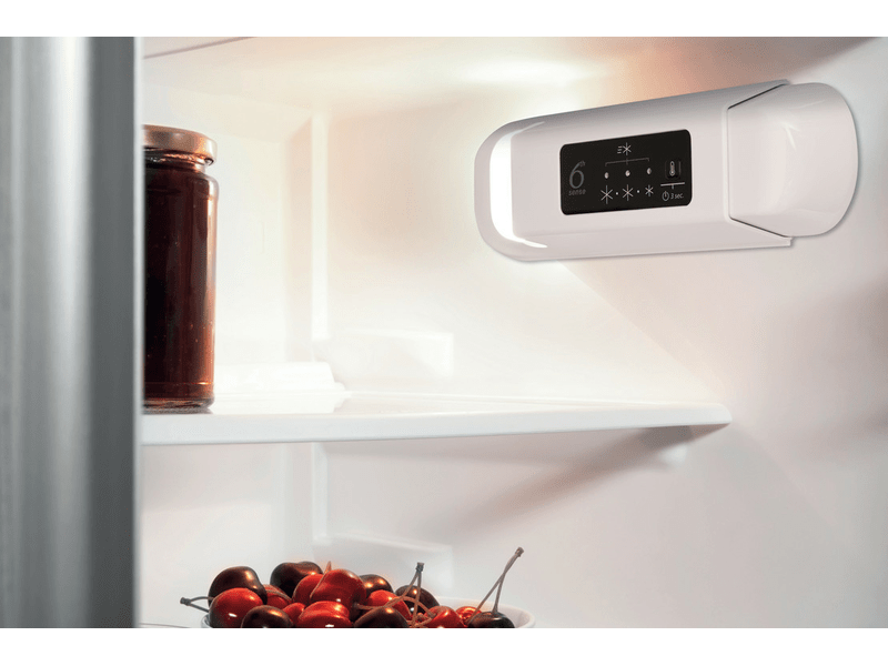 Whirlpool ARG184702 Beépíthető egyajtós hűtőszekrény