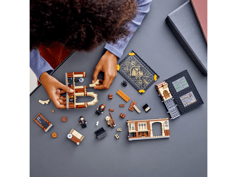 LEGO® Harry Potter™ Roxfort™ pillanatai: Sötét varázslatok kivédése óra (76397)