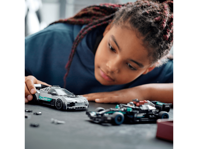LEGO® Speed Champions Mercedes-AMG F1 W12 E Performance & Mercedes-AMG Project One (76909)