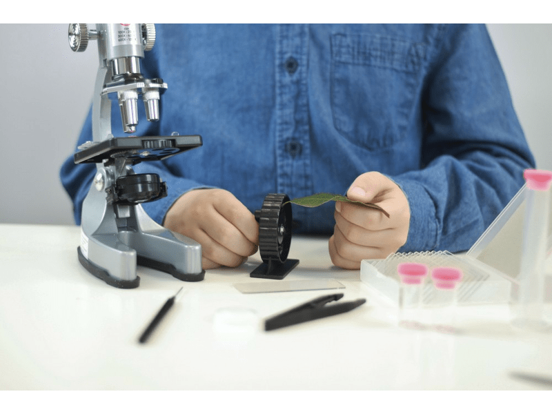 Buki MS907B Mikroszkóp, 30 kísérlettel