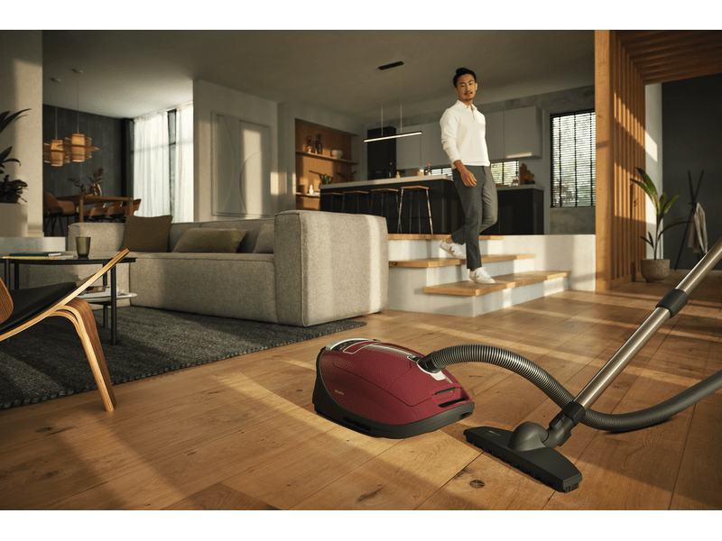 Miele Complete C3 125 Gala Edition Porzsákos porszívó, szedervörös