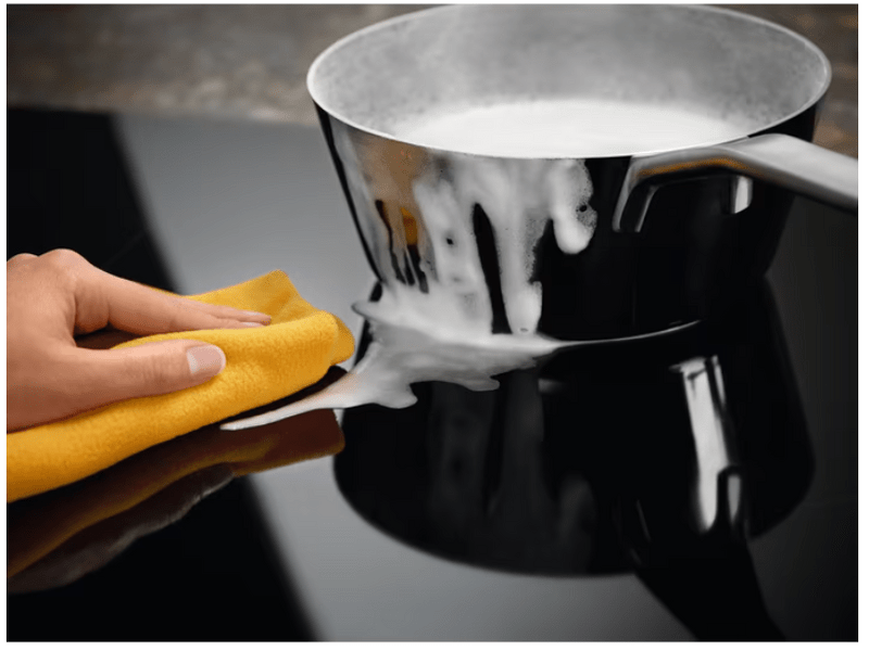 Electrolux KCC83443 Bridge 600 eXtractor indukciós főzőlap beépített páraelszívóval