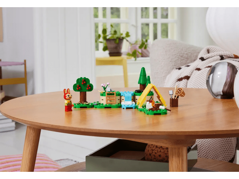 LEGO® Animal Crossing™ Zečićeve avanture na otvorenom (77047)