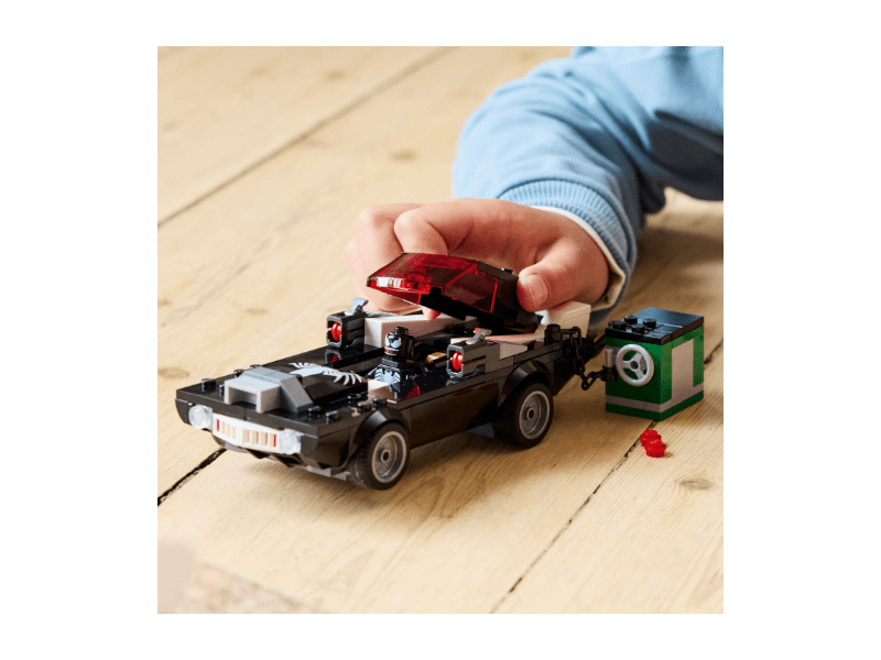 LEGO® Marvel Spider-Man vs. Venomov sportski auto (76309)