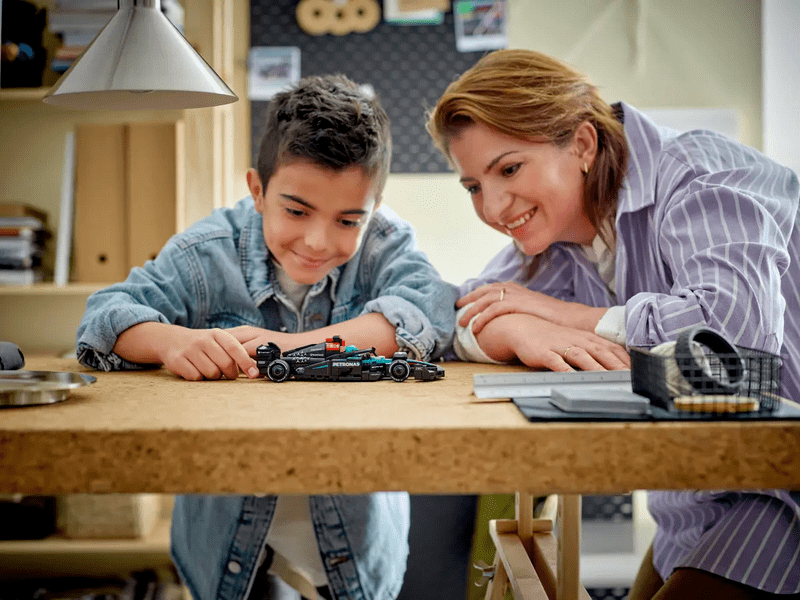 LEGO® Speed Champions trkaći automobil Mercedes-AMG F1® W15 (77244)