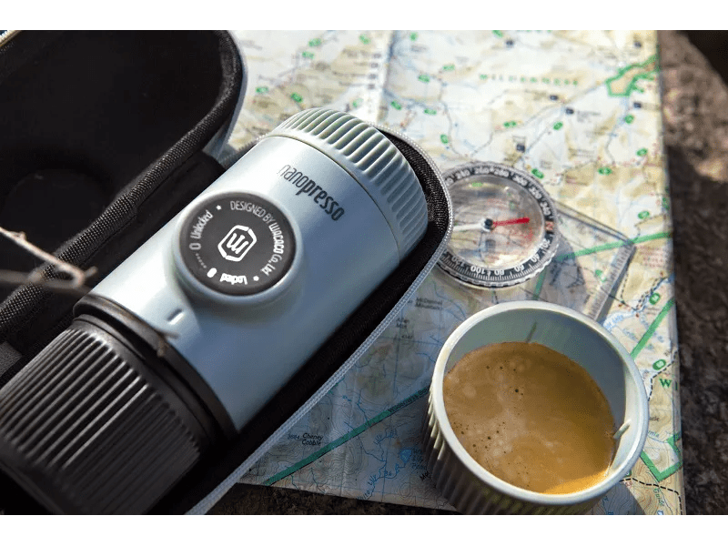 Wacaco Nanopresso hordozható kávéfőző őrölt kávéhoz, Jégkék + kemény védőtok