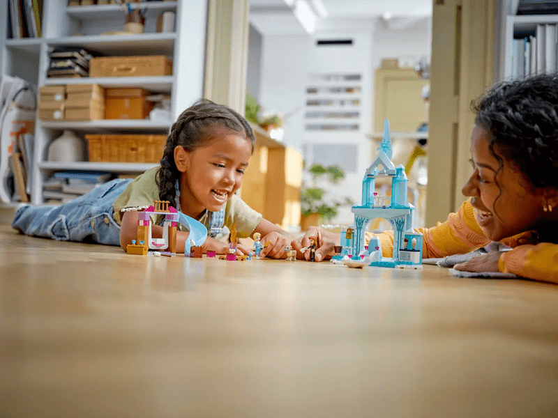 LEGO® Disney Jégvarázs Elza jégkastélya (43238)