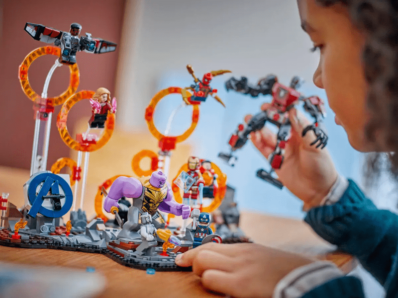 LEGO 76323