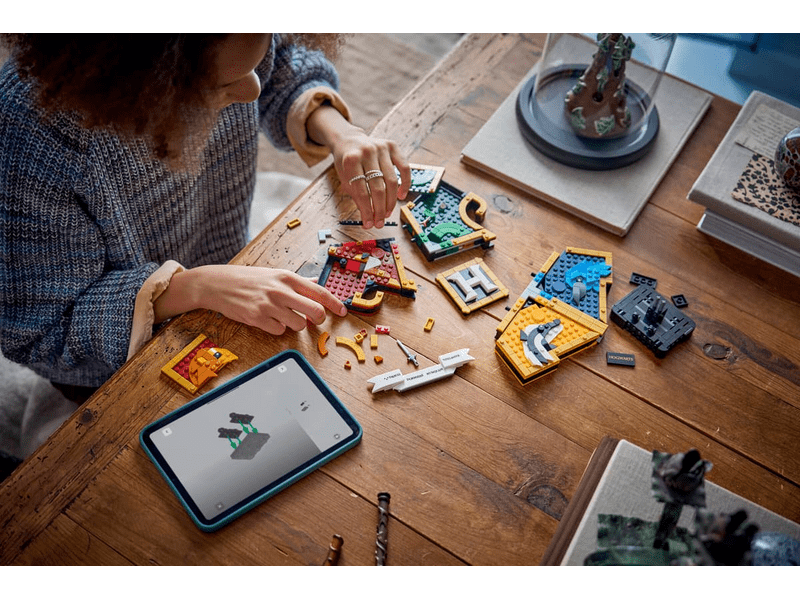 LEGO® Harry Potter™ Roxfort™ címere (76462)