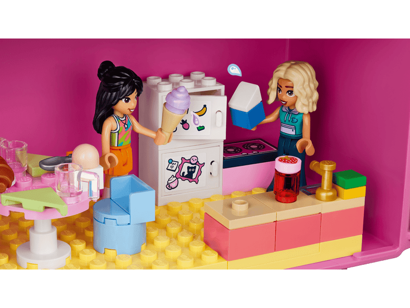 LEGO® Friends Kreatív, bőröndalakú babaház (42697)