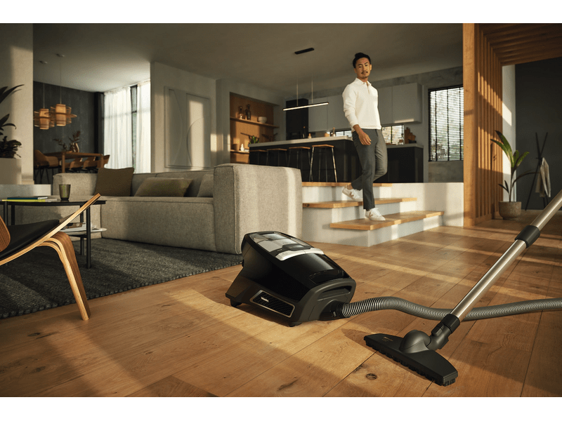 Miele Blizzard CX1 Comfort Porzsák nélküli porszívó, Fekete (SKMF5 BLIZCX1C)