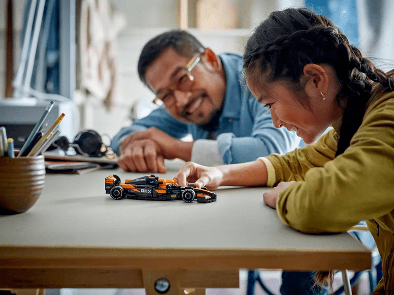 LEGO® Speed Champions McLaren F1® Team trkaći automobil MCL38 (77251)