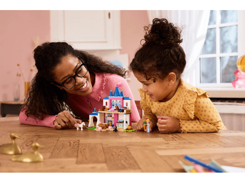 LEGO® Disney Princess Hamupipőke kastélya és állatbarátai (43283)