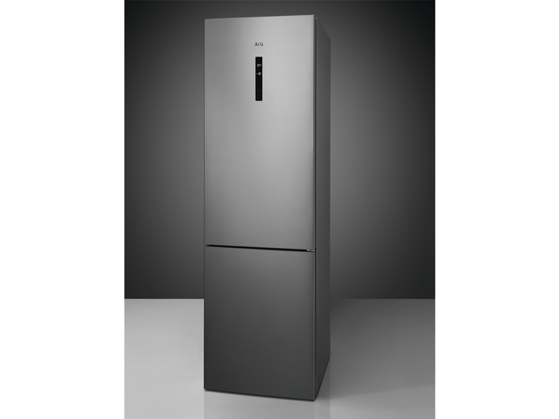 Kombinált hűtőszekrény. NF. 201 cm