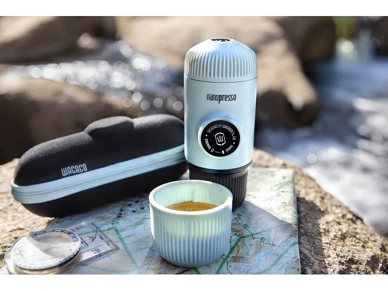 Wacaco Nanopresso hordozható kávéfőző őrölt kávéhoz, Jégkék + kemény védőtok