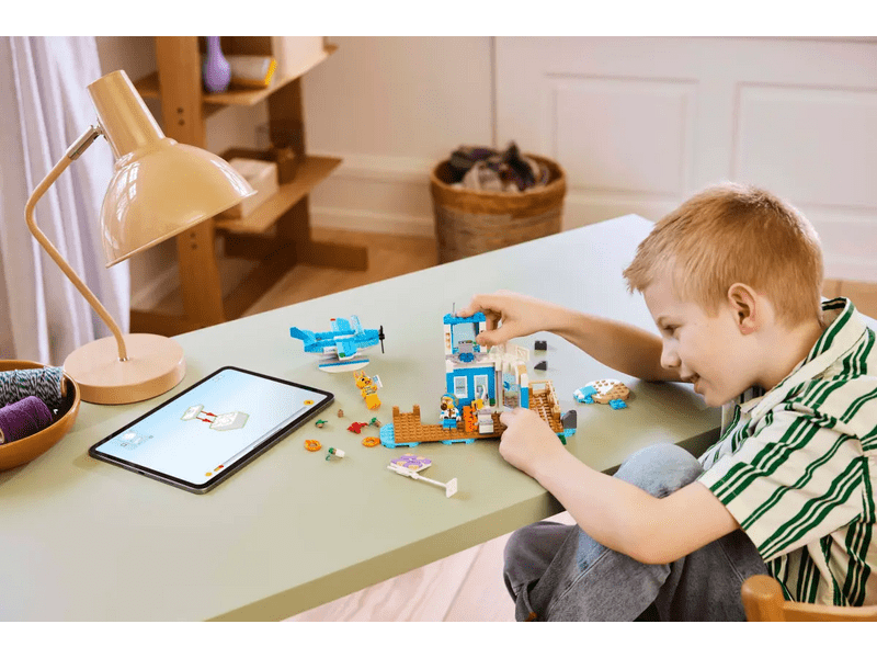 LEGO® Animal Crossing™ Letite na brodu Dodo Airlinesa (77051)