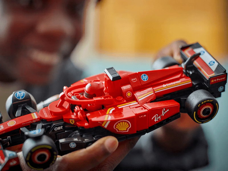 LEGO® Speed Champions Ferrari SF-24 F1® trkaći automobil (77242)