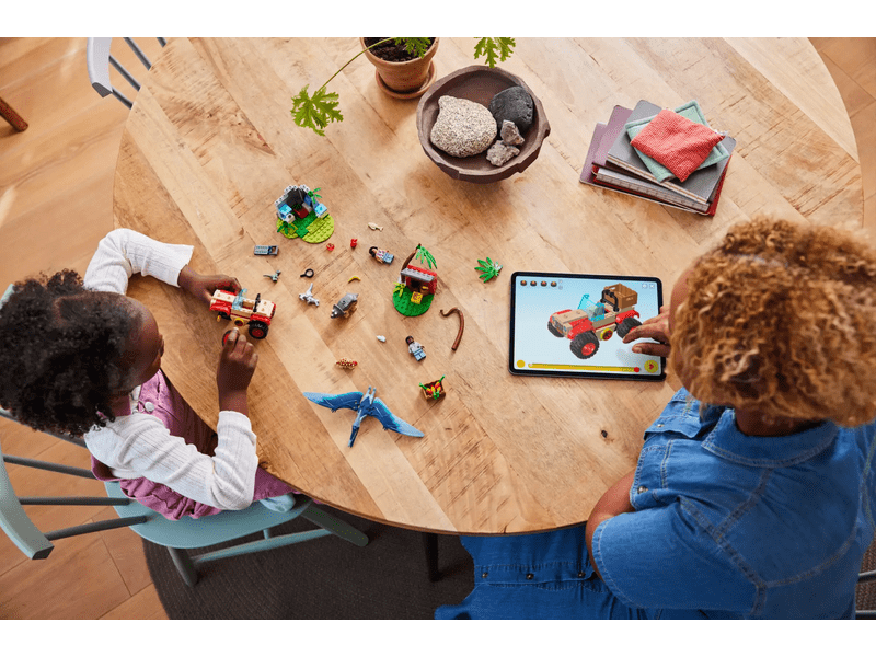 LEGO® Jurassic World™ Centar za spašavanje malih dinosaura (76963)