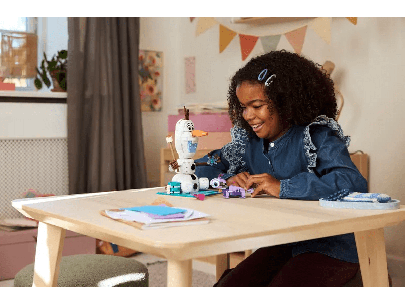 LEGO® Disney Jégvarázs Olaf és Bruni vidám piknikezése (43287)