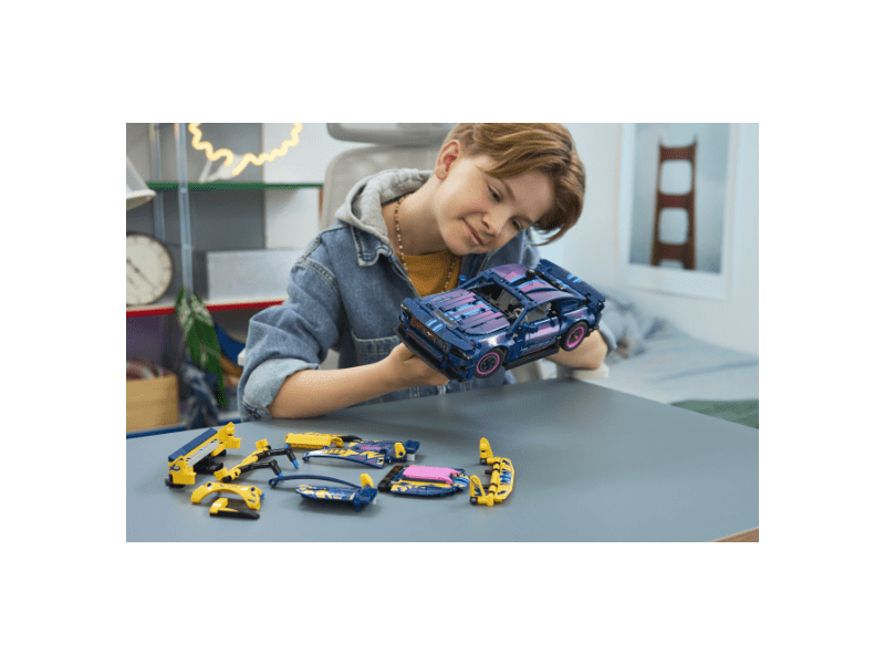 LEGO® Technic Tuning műhely: Ford Mustang GT autó (42236)