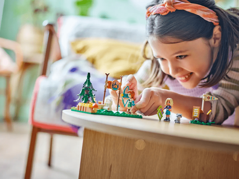 LEGO® Friends Streličarstvo u avanturističkom kampu (42622)