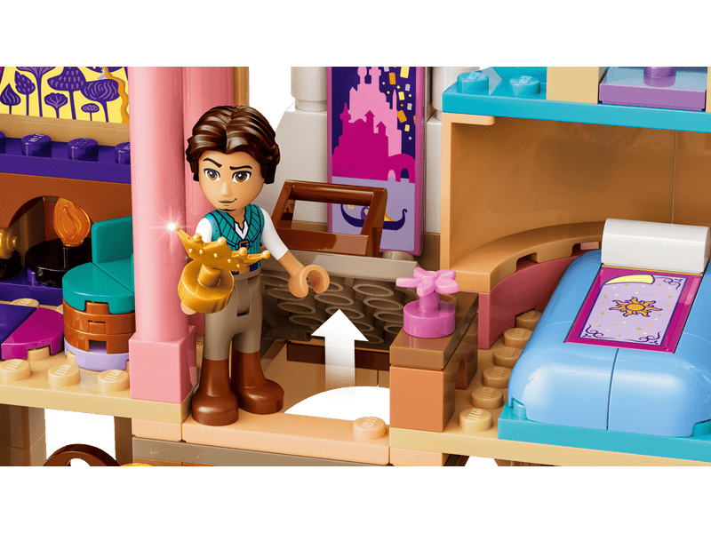 LEGO® Disney Princess Aranyhaj kastélya (43297)