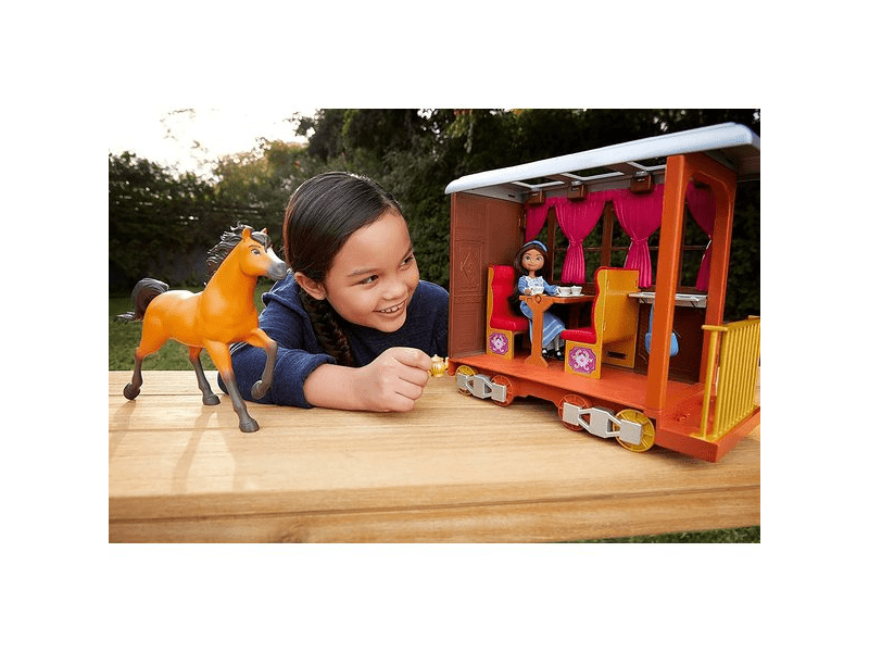 Szilaj: Lucky guruló otthona (GXF55)