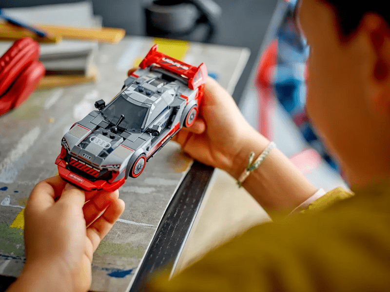 LEGO® Speed Champions trkaći automobil Audi S1 e-tron quattro (76921)