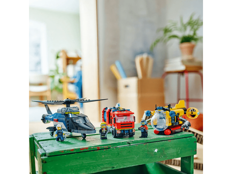 LEGO® City Helikopter, vatrogasno vozilo i podmornica u jednom paketu (60462)