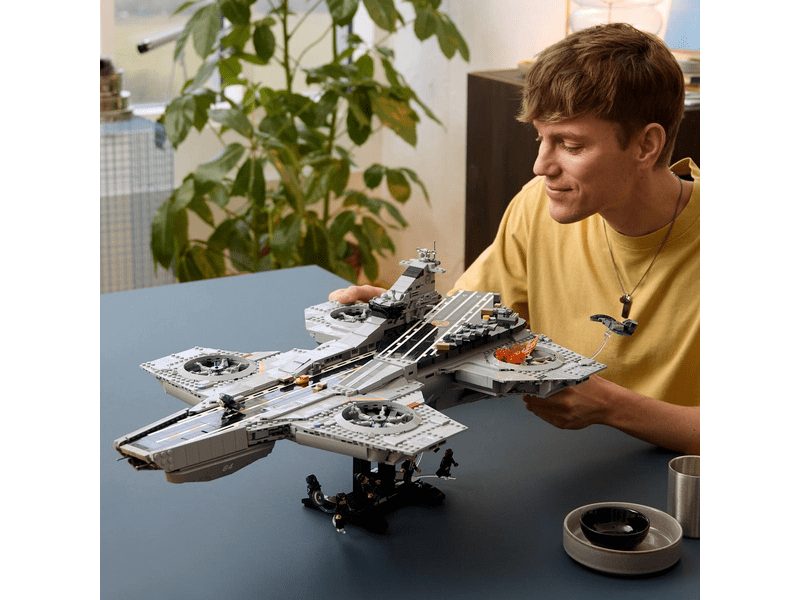 LEGO® Marvel S.H.I.E.L.D. Helicarrier (76354)
