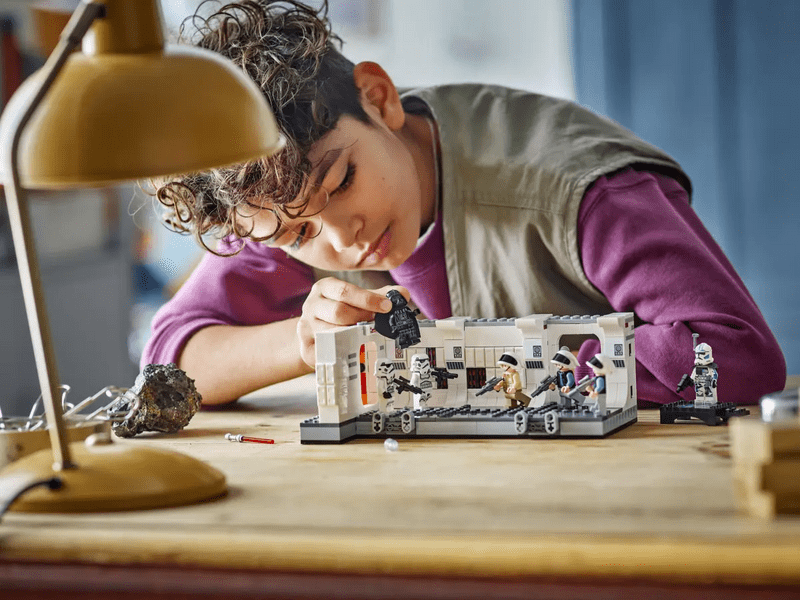 LEGO® Star Wars™ Beszállás a Tantive IV™-be (75387)