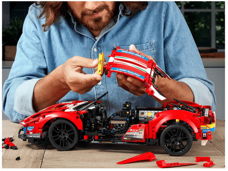LEGO® Technic™ Ferrari 488 GTE “AF Corse #51” (42125)