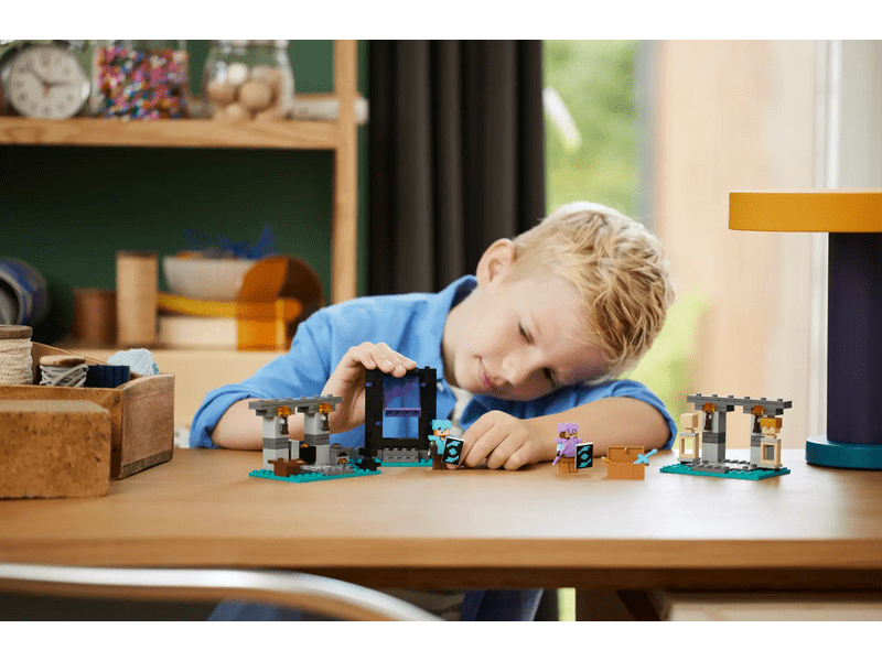 LEGO® Minecraft® Oružarnica (21252)