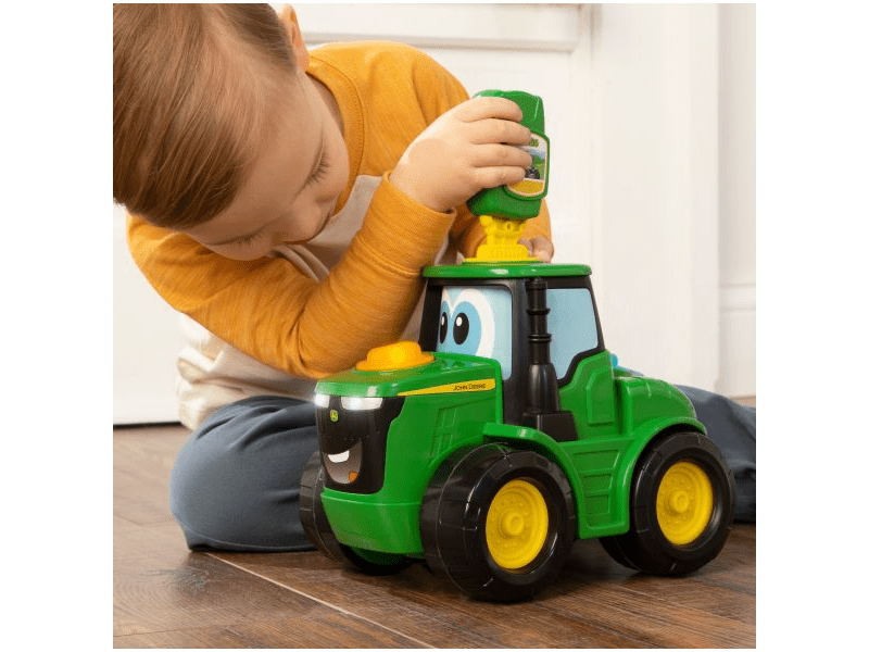 Tomy: Indítókulcsos interaktív Johnny traktor
