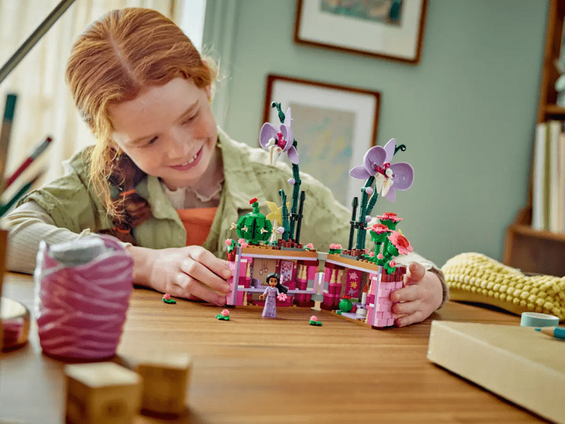 LEGO® Disney Isabela teglica za cvijeće (43237)