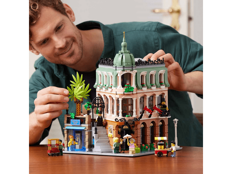 LEGO® Icons Boutique Hotel (10297)