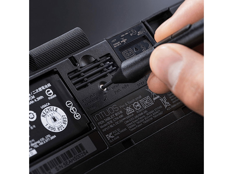 Wacom Intuos Art Black pen PT M (CTH-690AK-N), Fekete