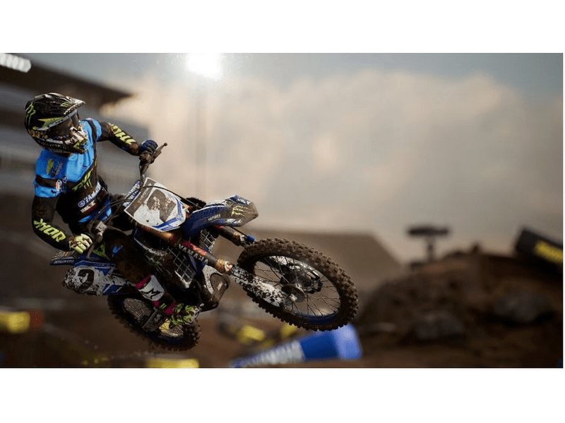 MONSTER ENERGY SUPERCROSS - THE OFFICIAL VIDEOGAME PS4