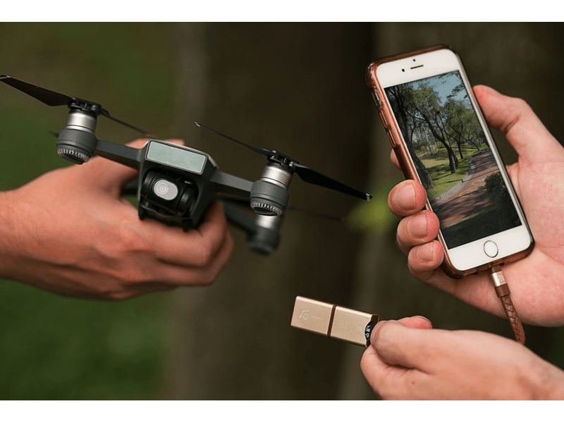 Adam Elements iKlips Wizard MFi Lightning/USB 3.1 kártyaolvasó, szürke