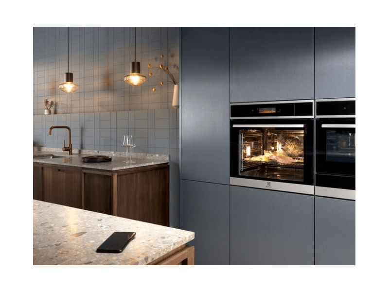 Electrolux EOB8S31X SteamBoost beépíthető gőzsütő, maghőmérő, LCD kijelző