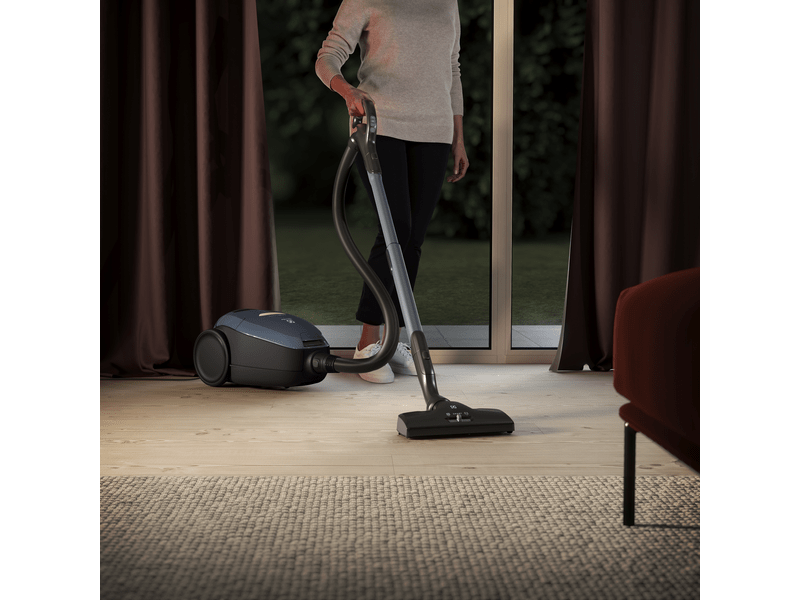 ELECTROLUX PD82-8DB Pure D8.2 szuper csendes porzsákos porszívó