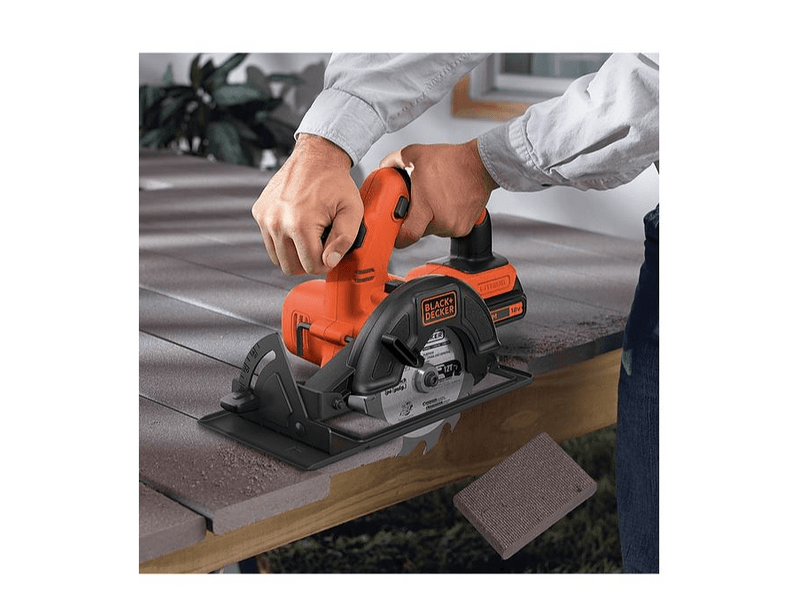 BLACK + DECKER BDCCS18N-XJ Akkus körfűrész