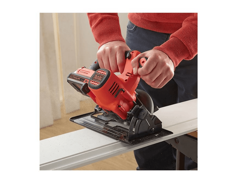 BLACK + DECKER BDCCS18N-XJ Akkus körfűrész