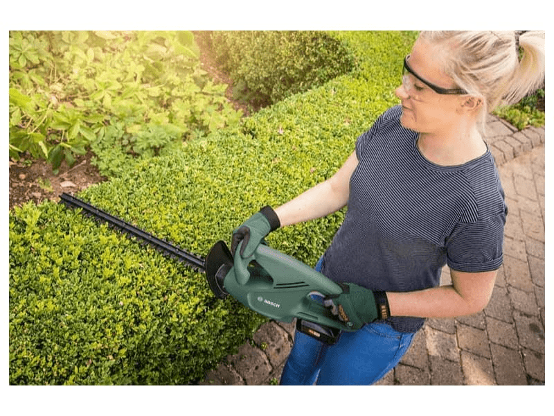 Bosch 0600849H00 EasyHedgeCut 18-45 Akkus sövényvágó (1 x 2,0 Ah)